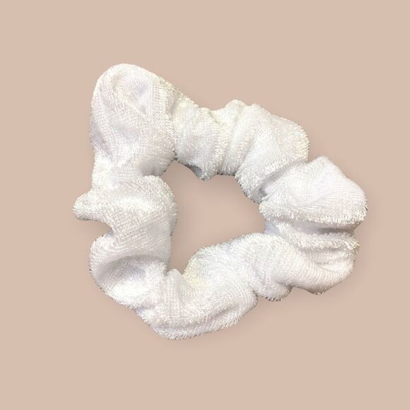 🆕 2/$20 Velvet Scrunchie Duo - Picture 2 of 3